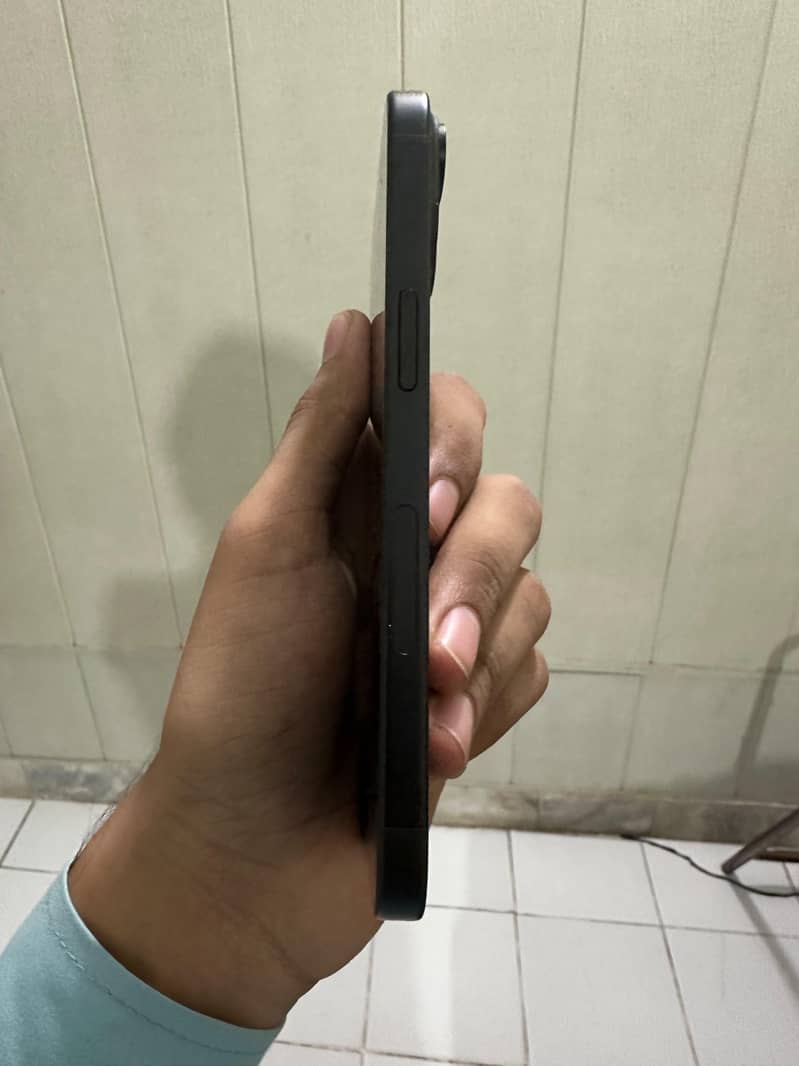 Apple iPhone 15 3