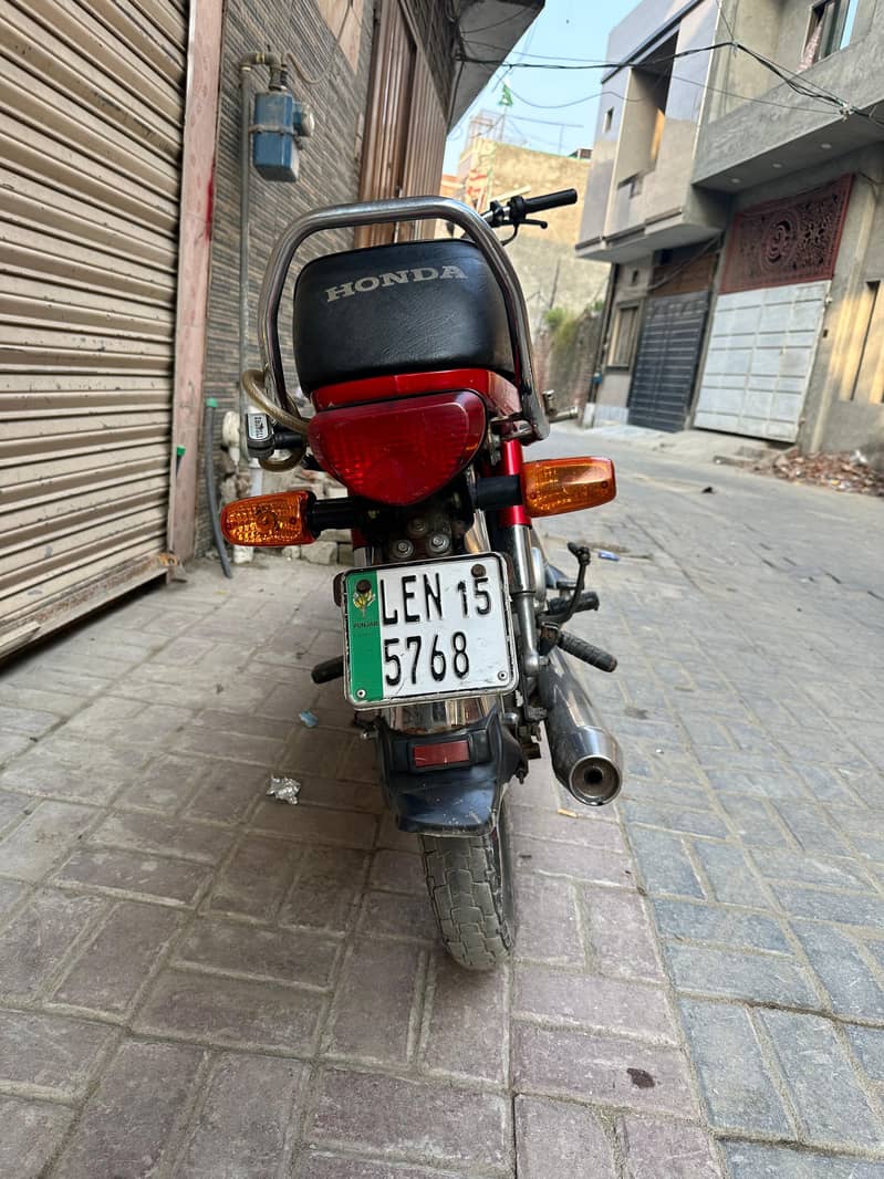 Honda CD70 3