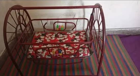 baby swing جھولا