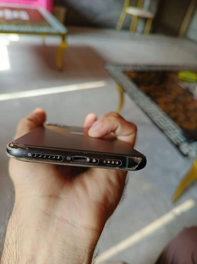 Apple iPhone 11 Pro Max 1