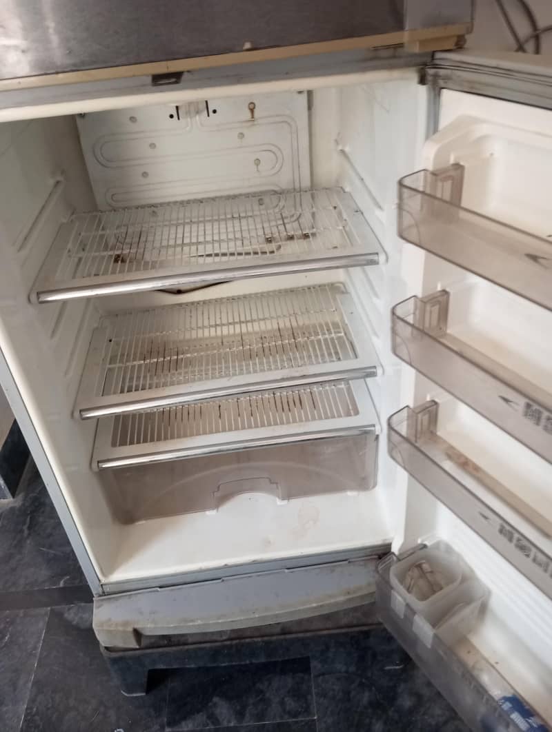 Dawlance fridge old model 1