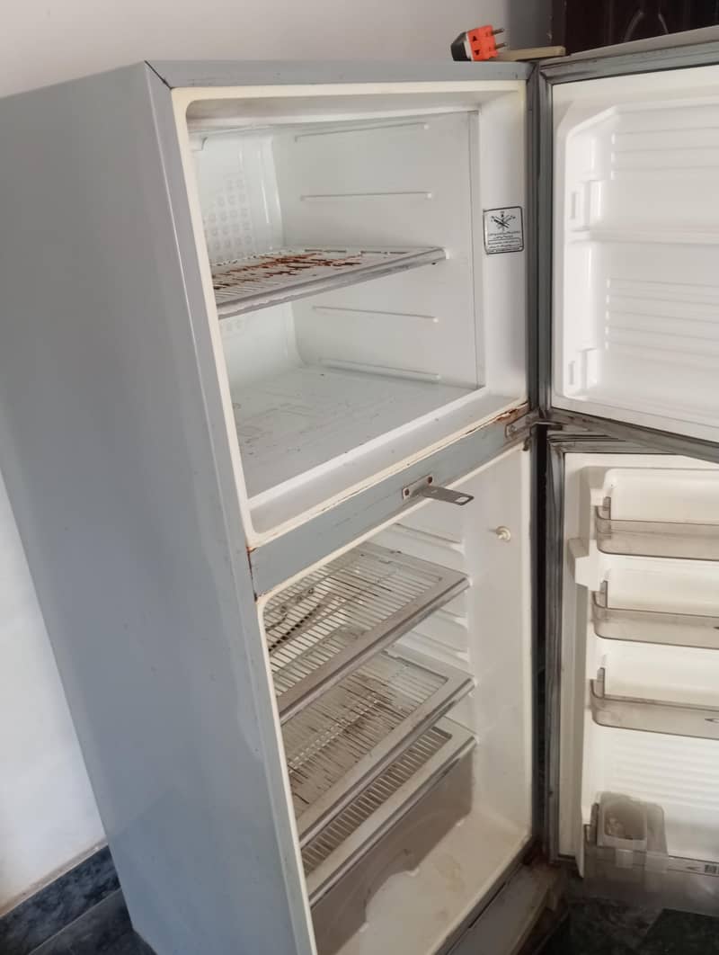 Dawlance fridge old model 2