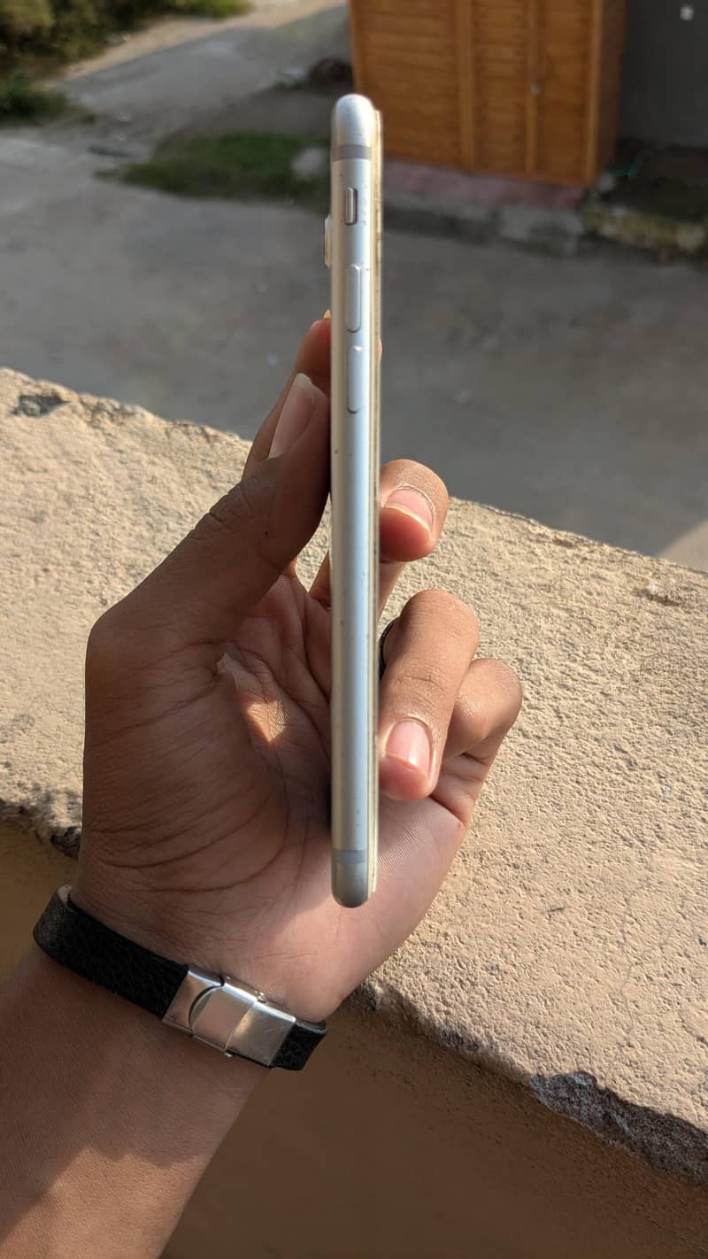 Apple iPhone 7 4