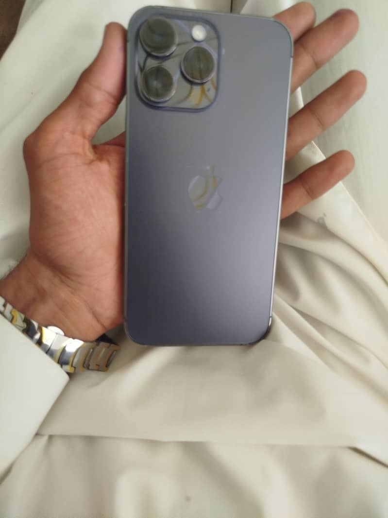 Apple iPhone 14 Pro Max 4