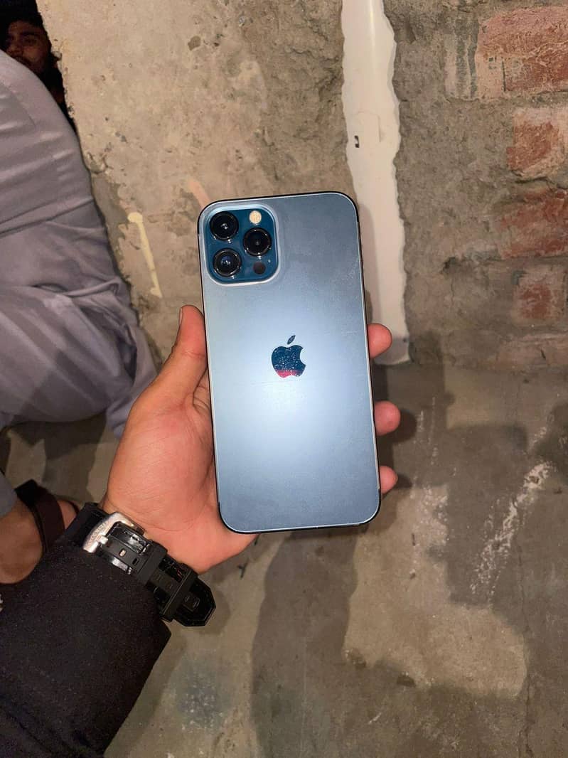 Apple iPhone 12 Pro Max 2
