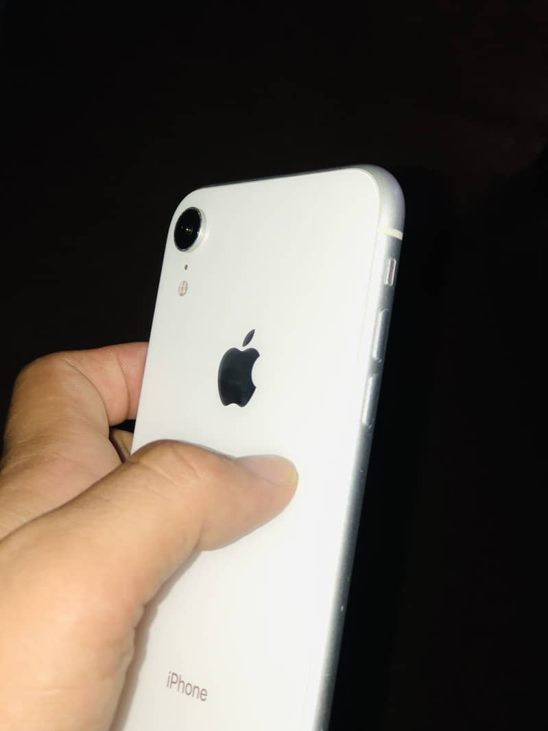iPhone XR 5