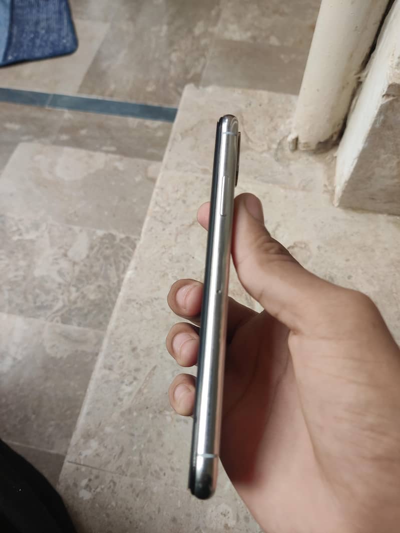 Apple iPhone X 2