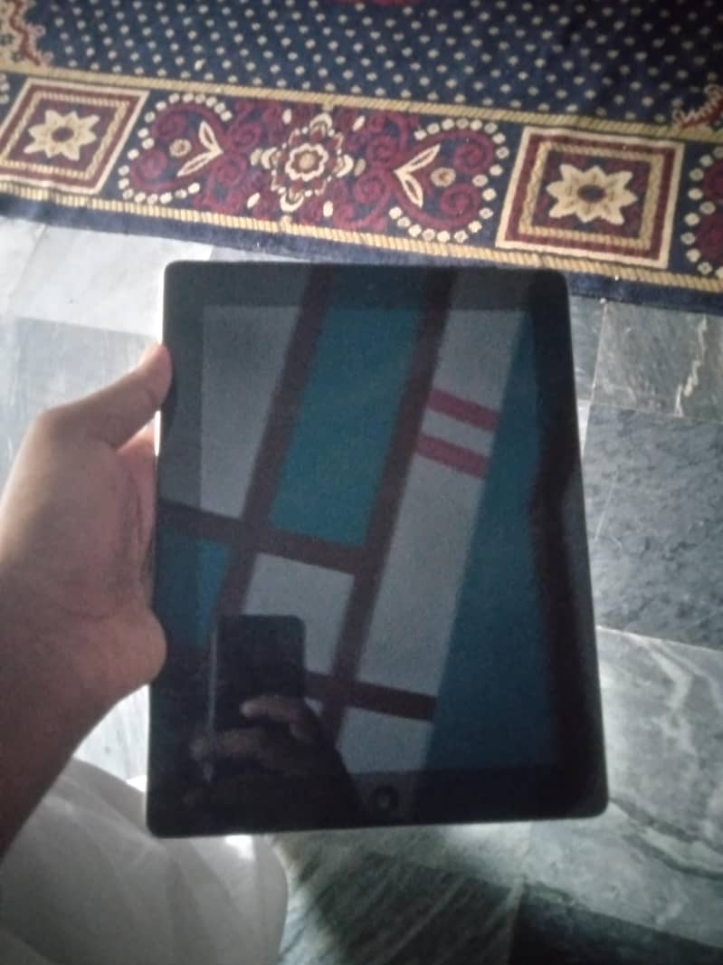 iPad. 1