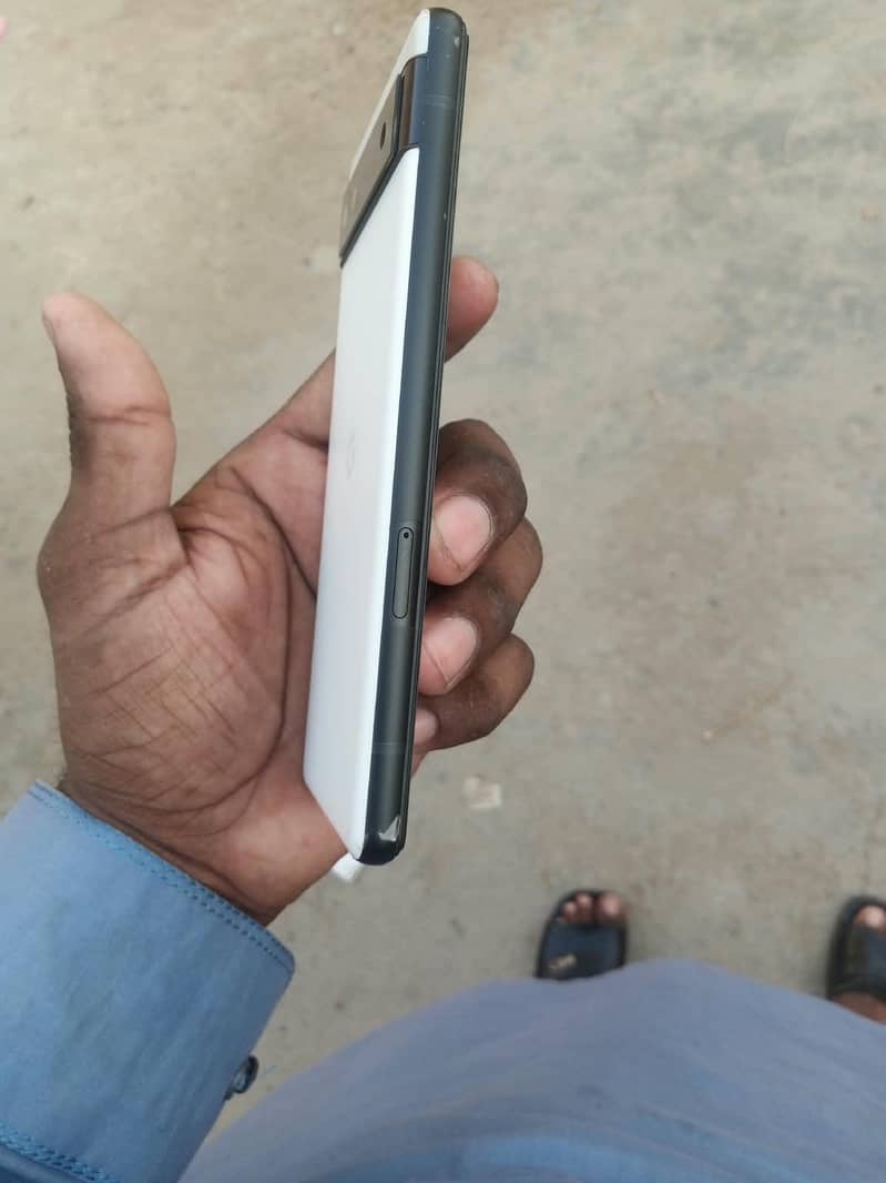 Google Pixel 6a 5
