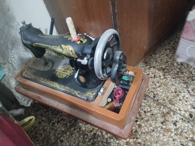 Singer Sewing Machine 2