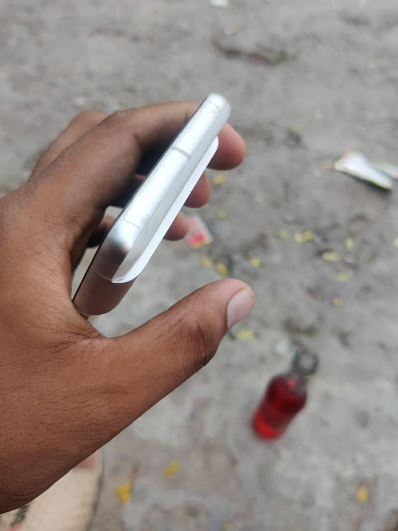 Google Pixel 7 4