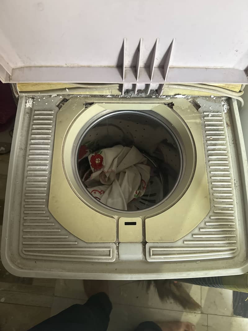 Spinner dryer machine 1