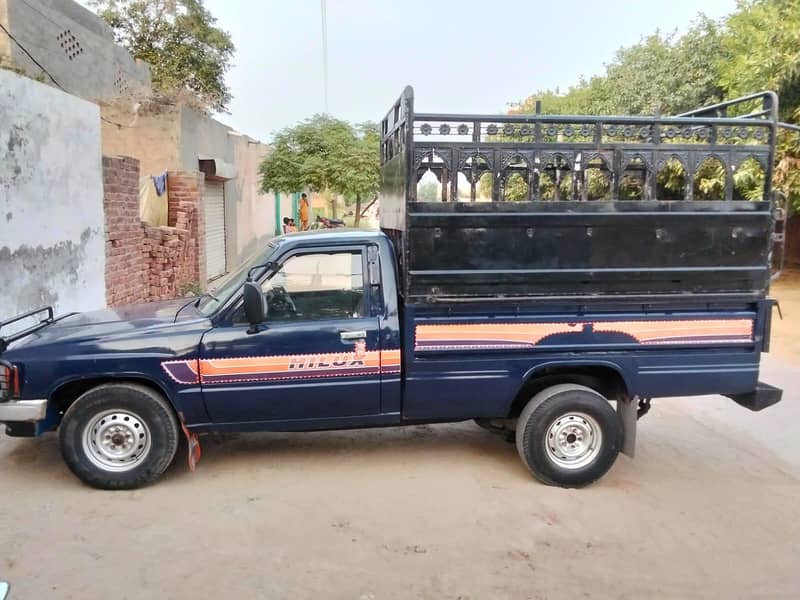 Hilux 4