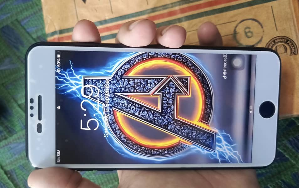 Apple iPhone 7 Plus 0
