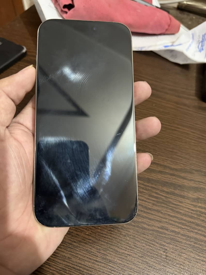 Apple iPhone 16 Pro Max 2