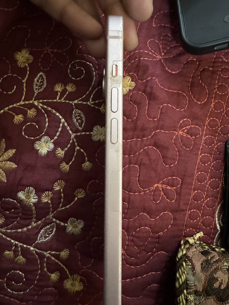 Apple iPhone 15 plus 1