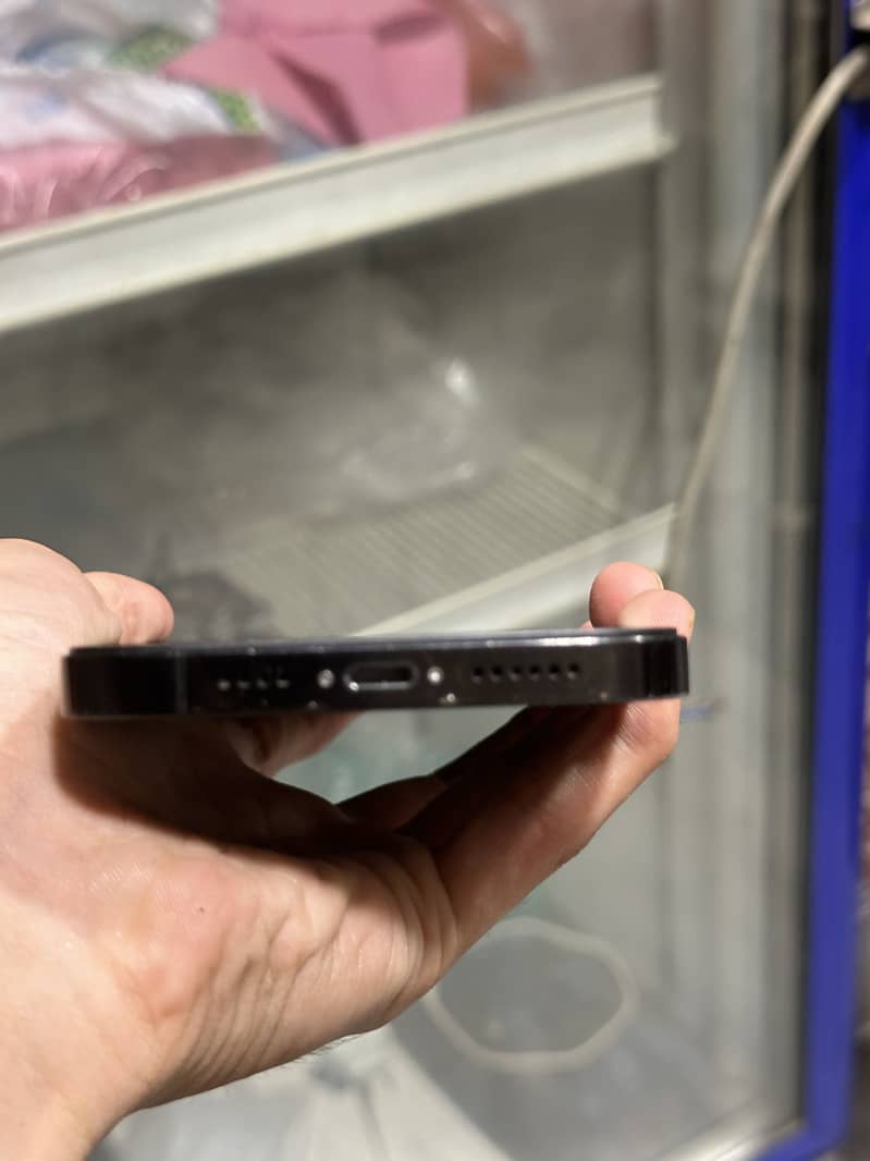Apple iPhone 14 Pro Max 4