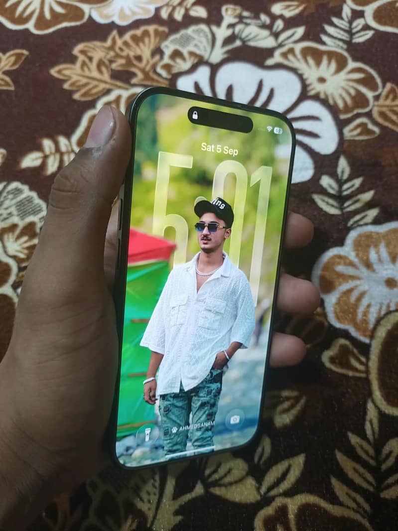 Apple iPhone 15 Pro 2