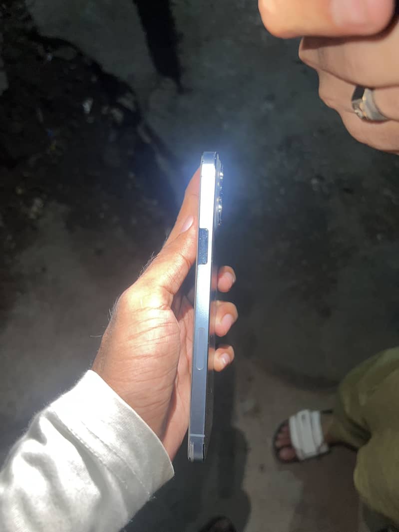 Apple iPhone 13 Pro Max 1