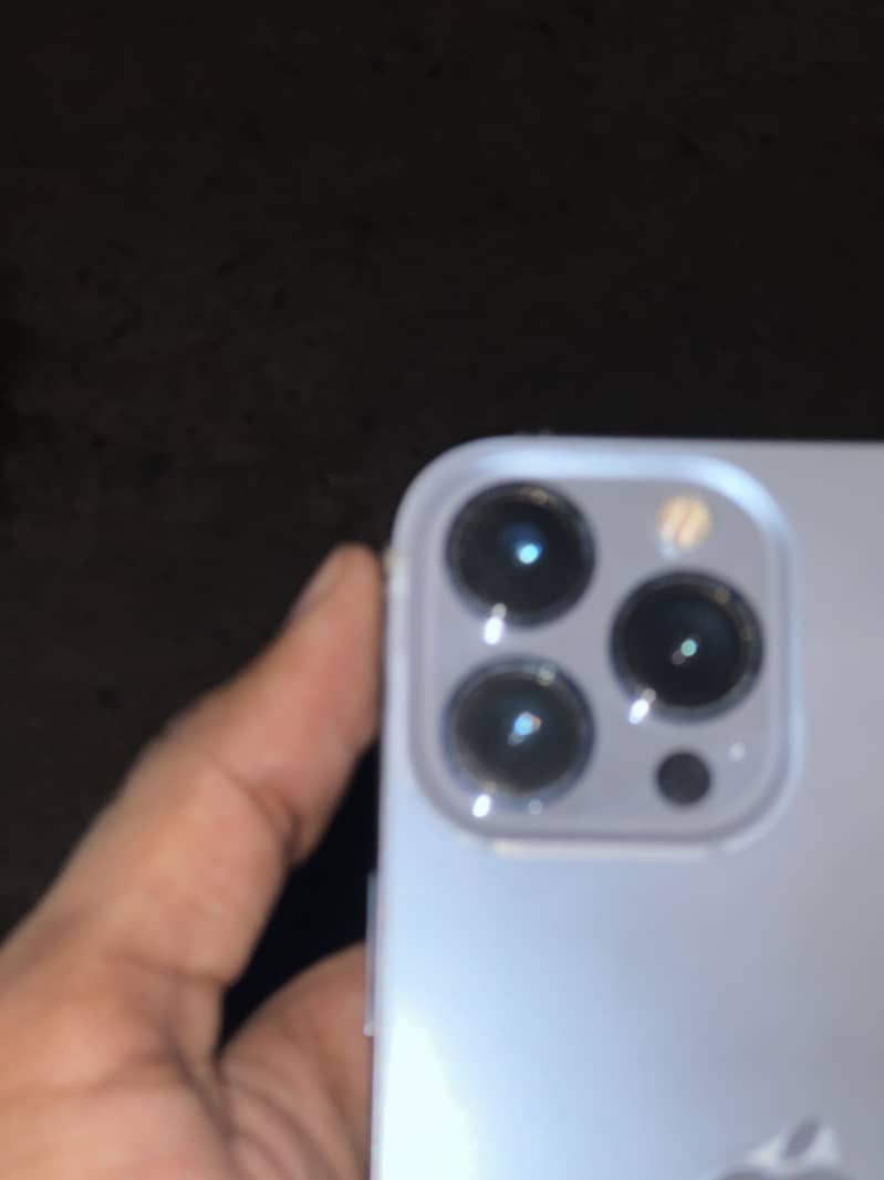 Apple iPhone 13 Pro Max 3