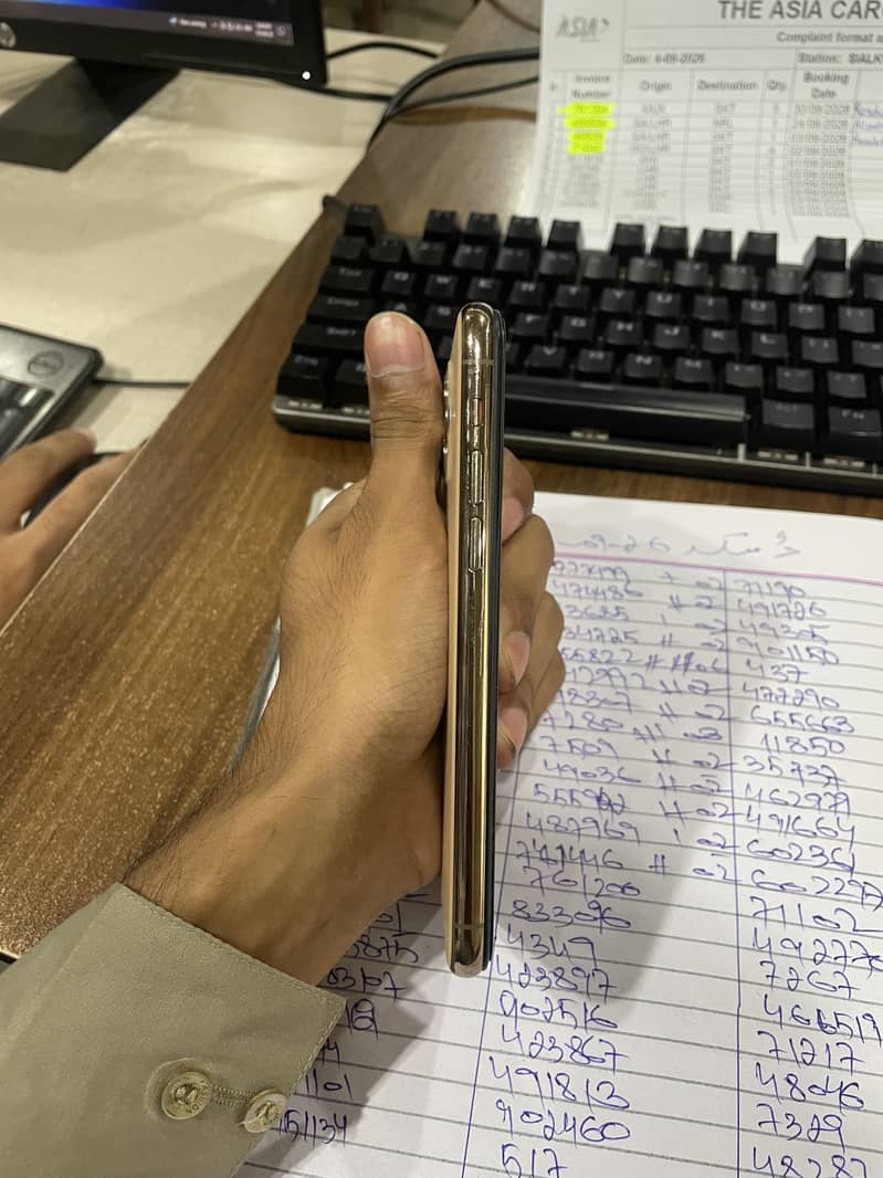 Apple iPhone 11 Pro 2