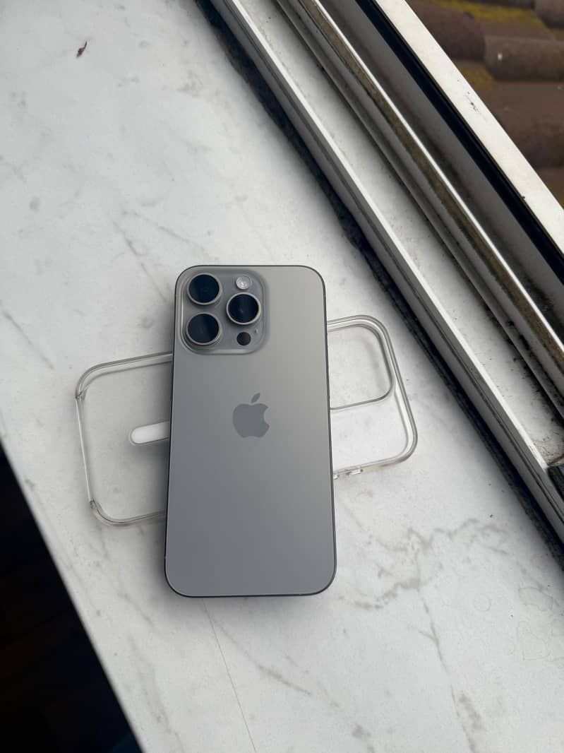 Apple iPhone 15 Pro 0