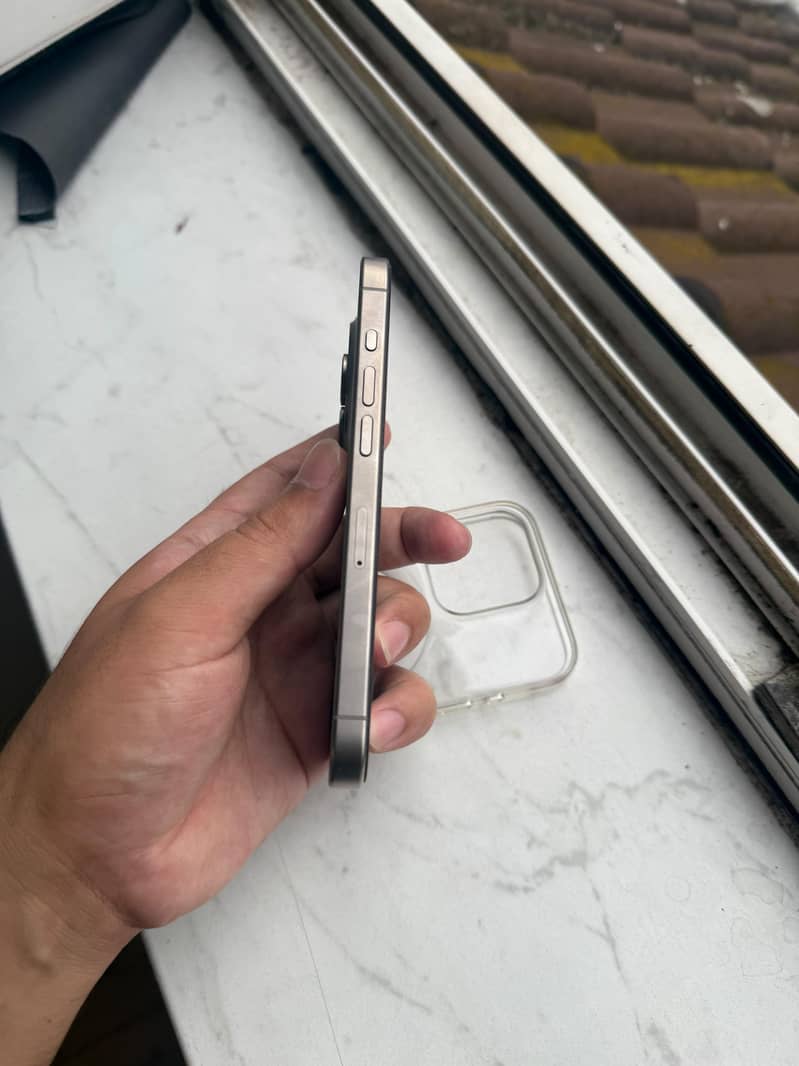 Apple iPhone 15 Pro 2