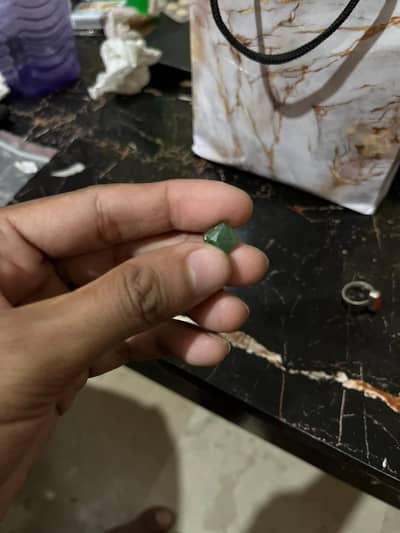 Original green emerald - natural