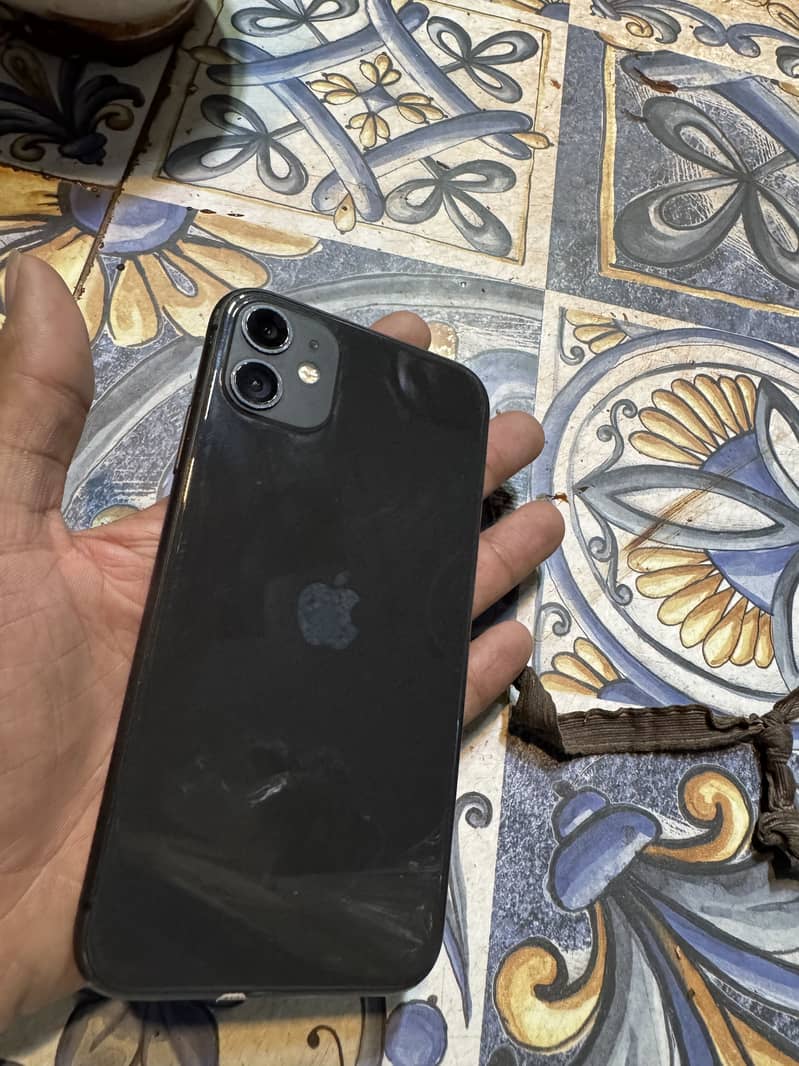 Apple iPhone 11 4