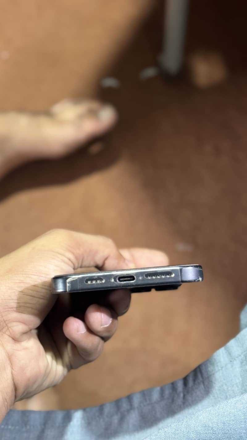 Apple iPhone 15 Pro Max 3