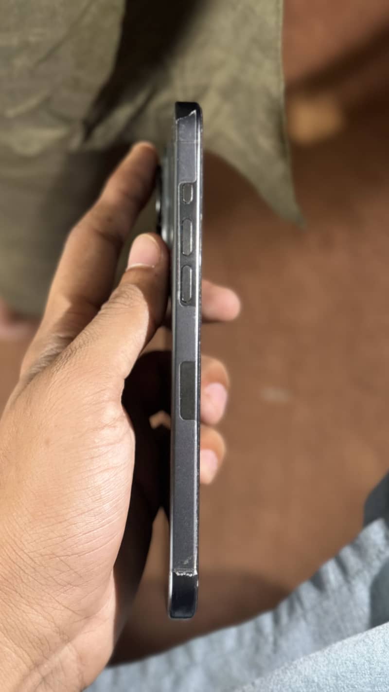 Apple iPhone 15 Pro Max 7