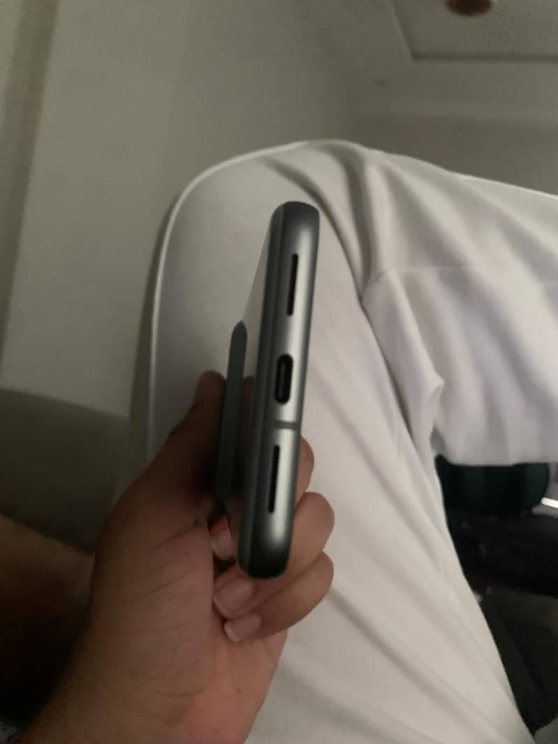 Google Pixel 8 2