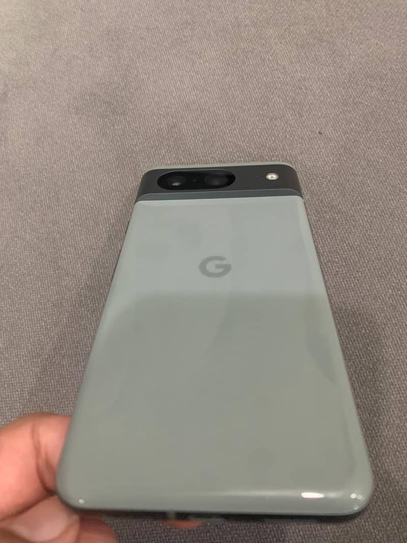 Google Pixel 8 11
