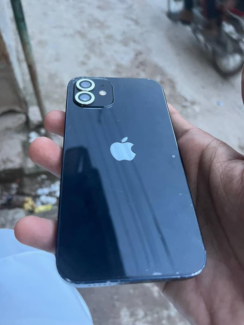 Apple iPhone 12 3
