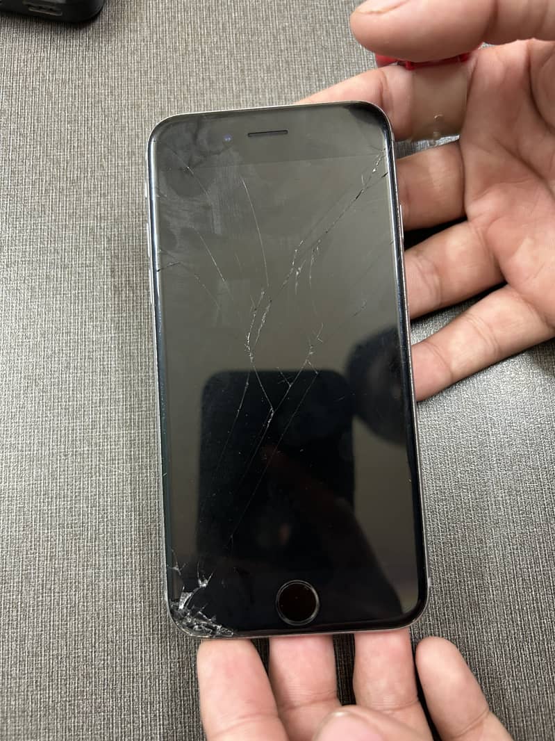 Apple iPhone 6S 4