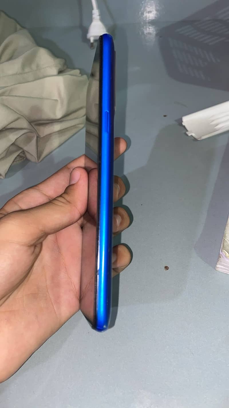 Realme 5  4 64. Snapdragon processor 3
