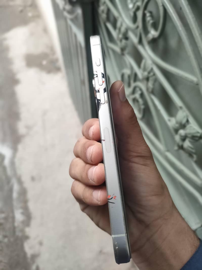 iphone 15 pro max 3