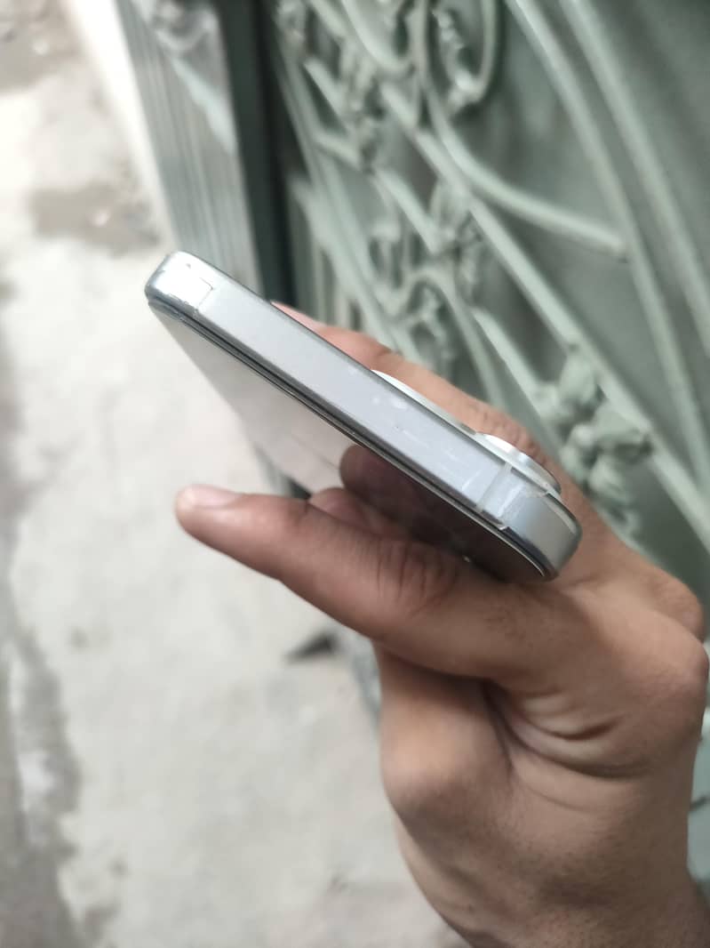 iphone 15 pro max 5