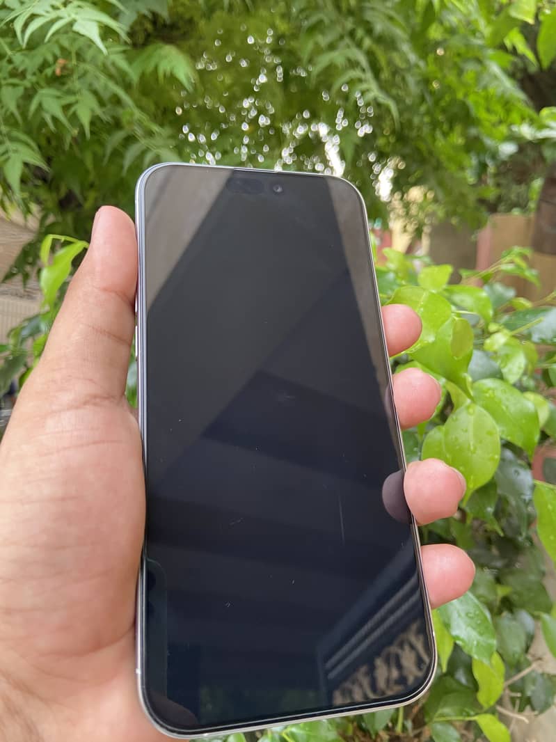 Apple iPhone 16 Pro Max 3