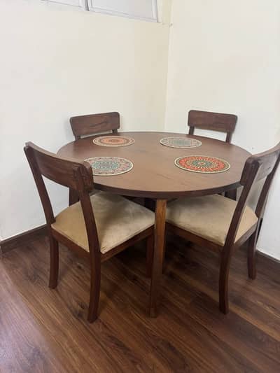 4 seater Dining Table in Pure Wood