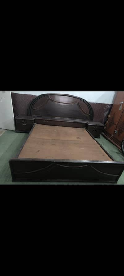 Solid bed set with Mattress