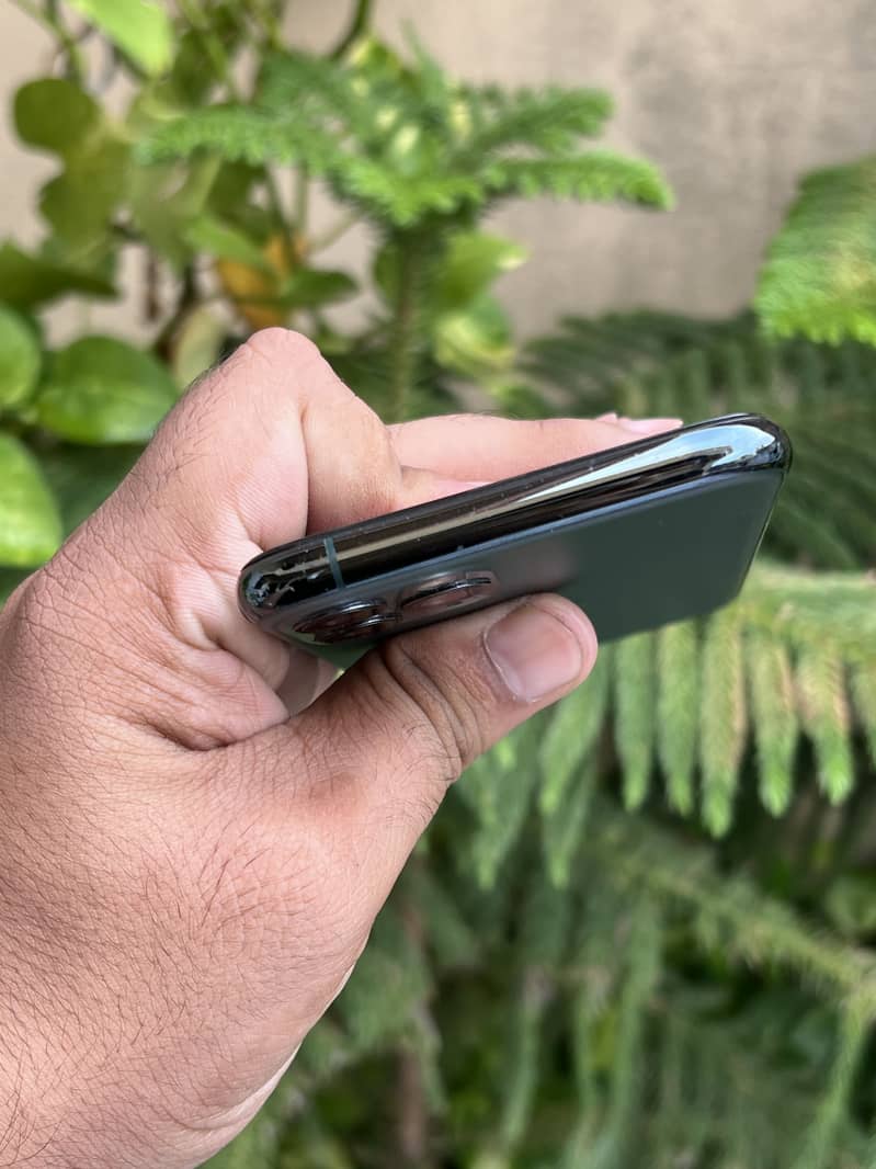 Apple iPhone 11 Pro 5