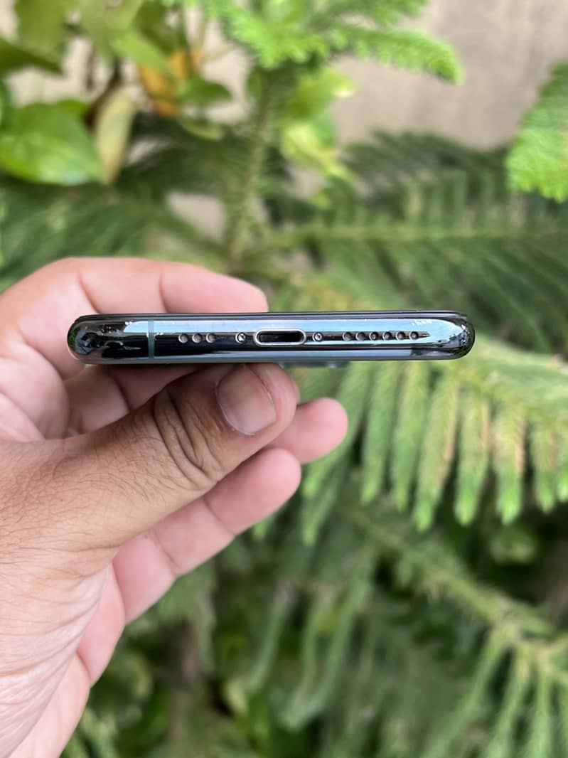 Apple iPhone 11 Pro 7