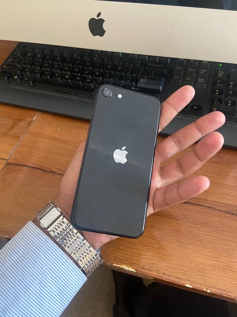 Apple iPhone SE 3