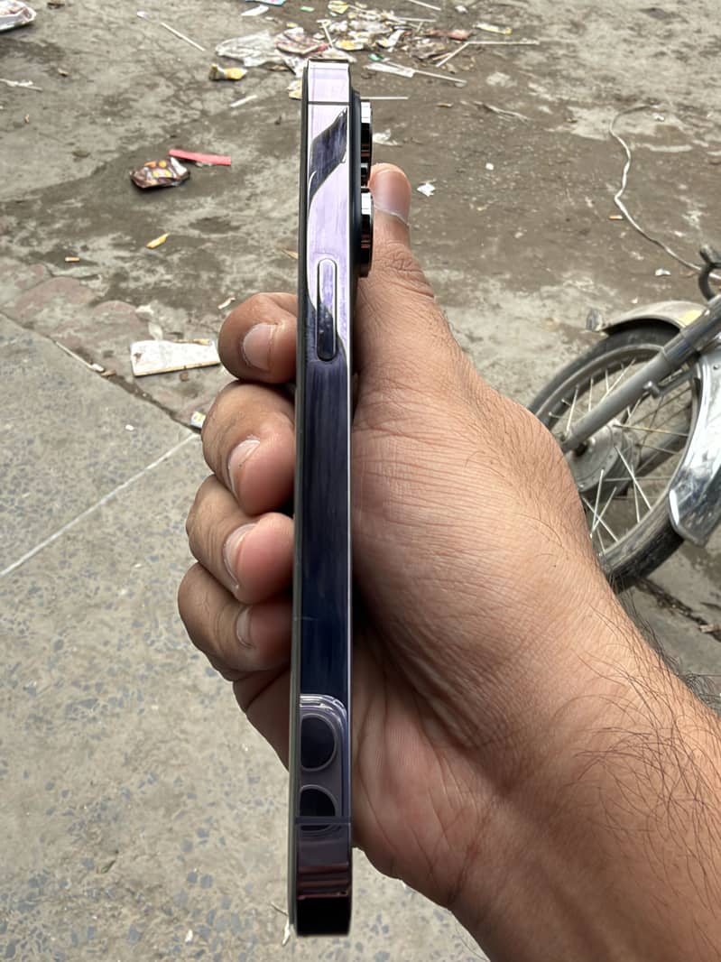 Apple iPhone 14 Pro 1