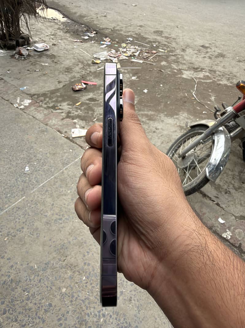 Apple iPhone 14 Pro 4
