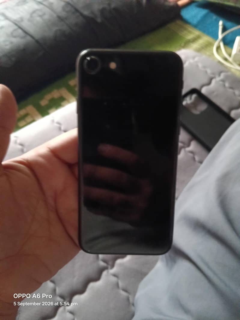 Apple iPhone 7 1