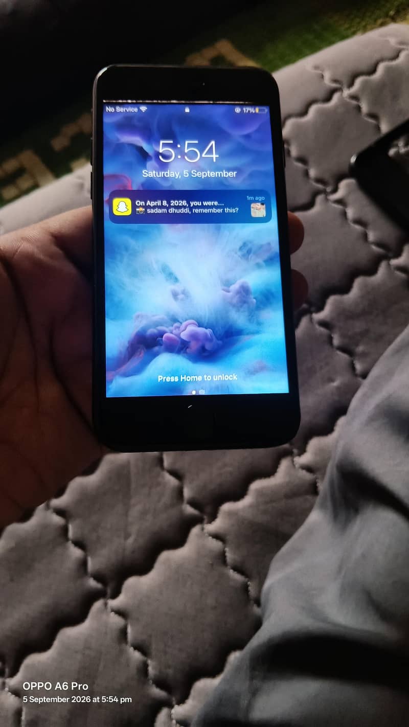 Apple iPhone 7 2