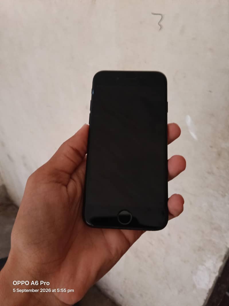 Apple iPhone 7 4
