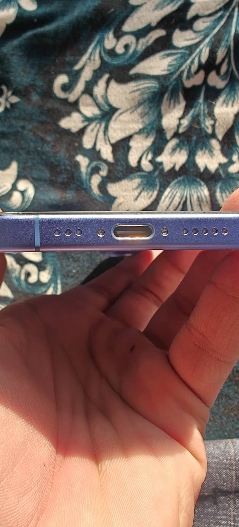Apple iPhone 16 5